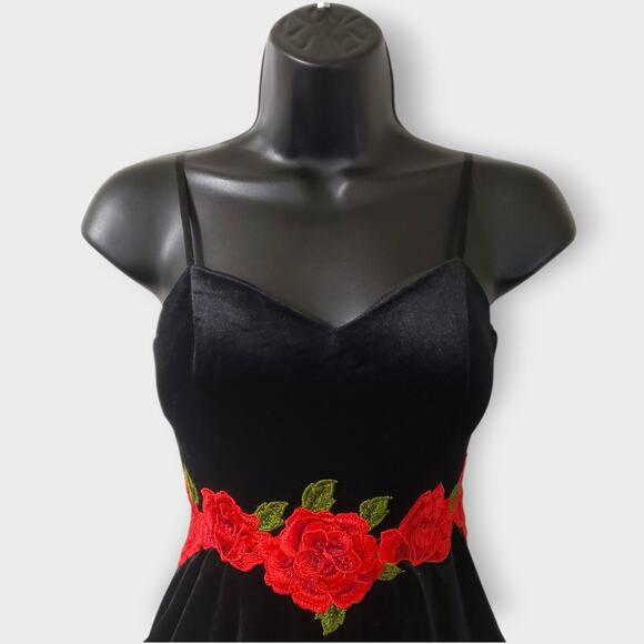 Gothic Black Velvet Red Rose Structured Mini Dress Sz 0 Y2K Dark Romance Prom - Picture 2 of 14